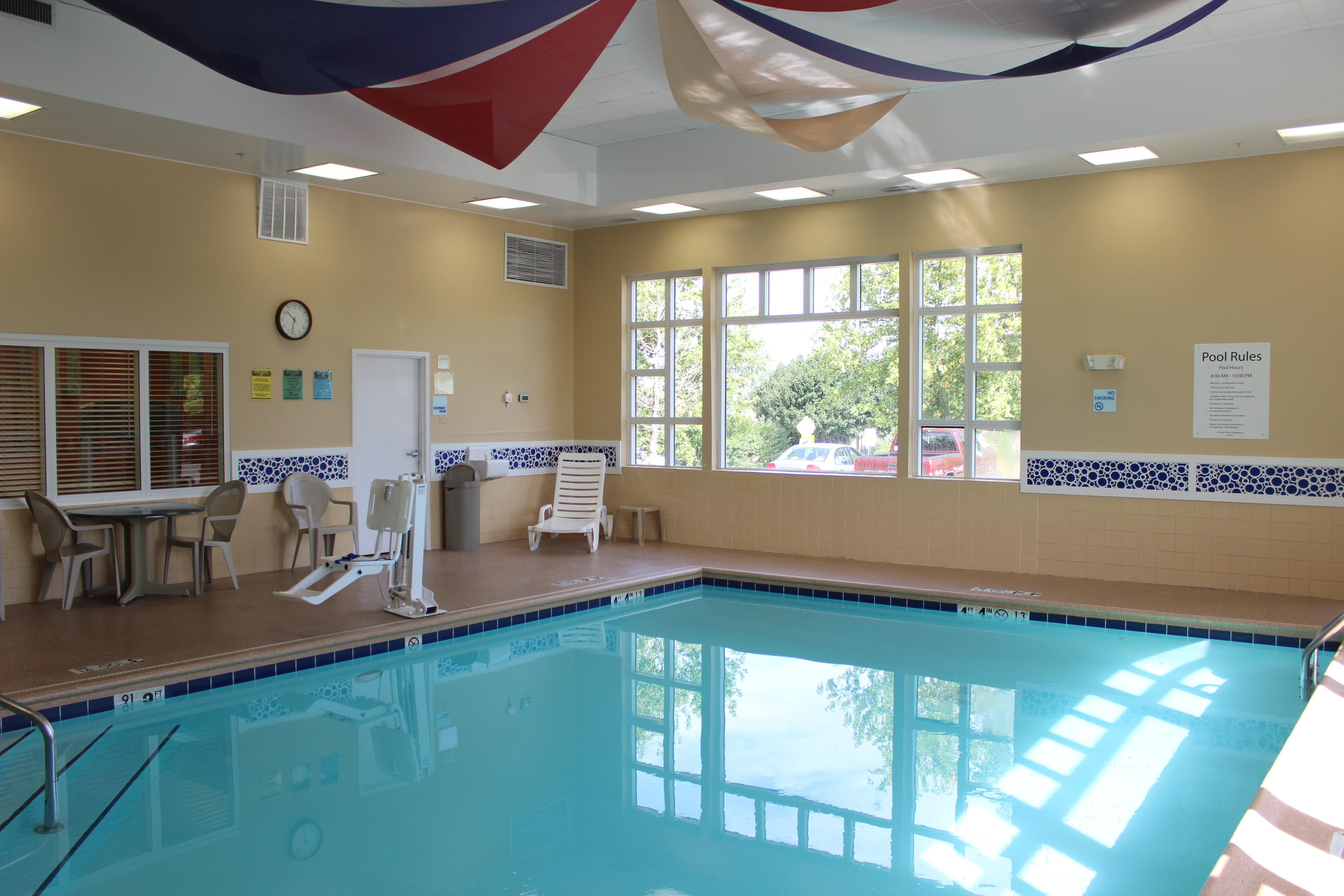 Holiday Inn Express Hotel & Suites Chicago-Algonquin By Ihg Extérieur photo