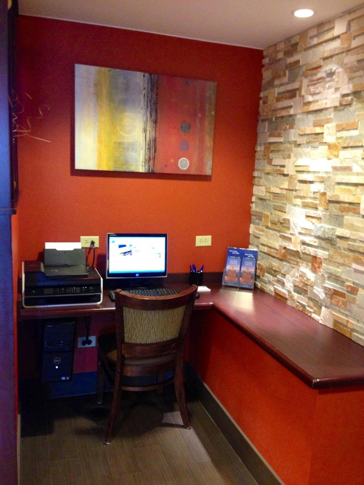Holiday Inn Express Hotel & Suites Chicago-Algonquin By Ihg Extérieur photo