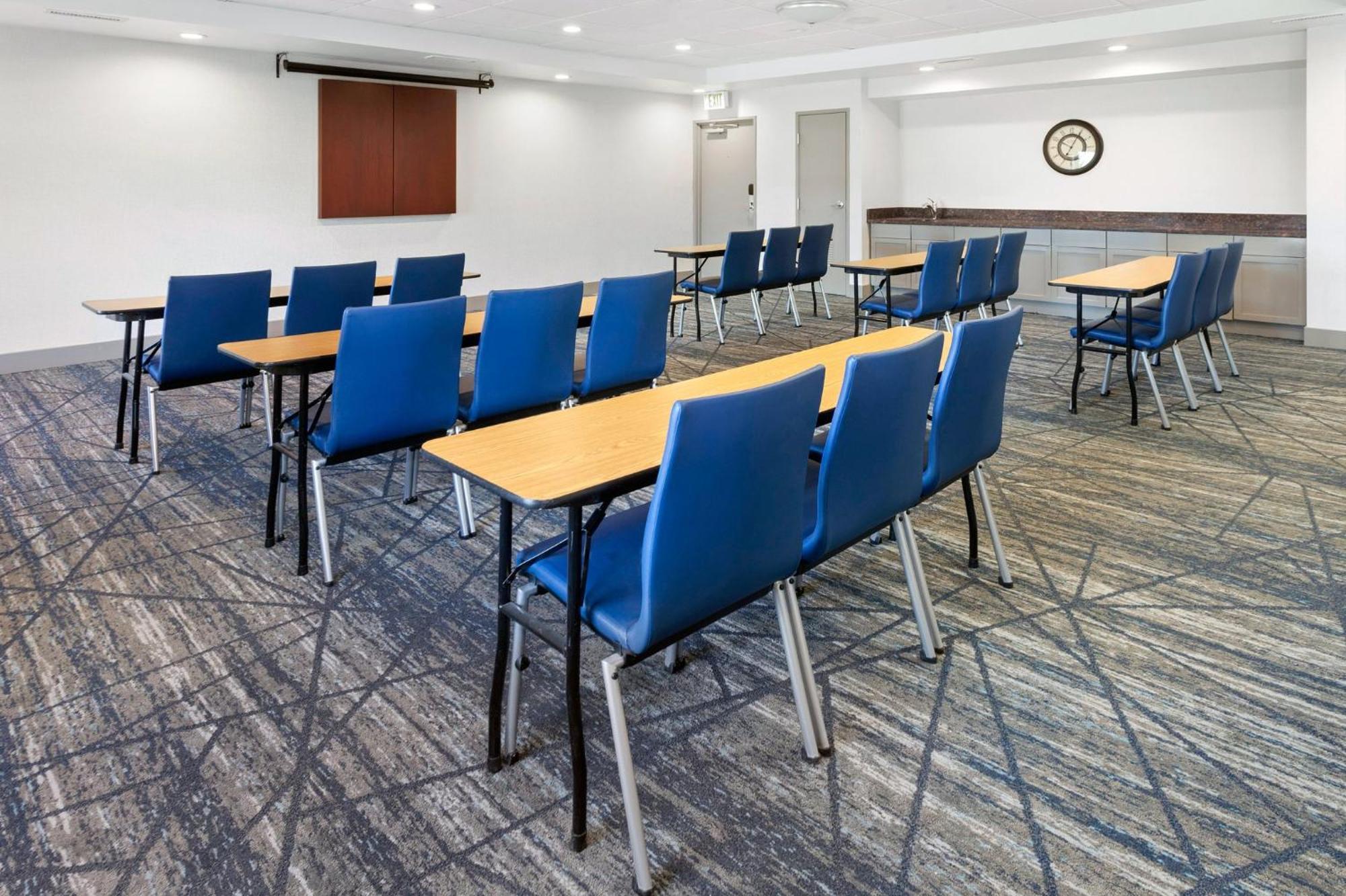 Holiday Inn Express Hotel & Suites Chicago-Algonquin By Ihg Extérieur photo